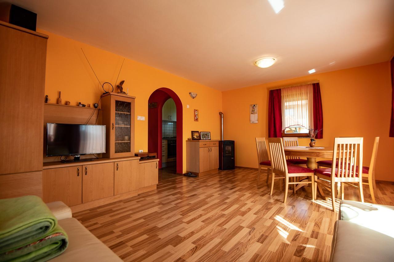 Vineyard Cottage Pod Piramido Dobrnic Bagian luar foto
